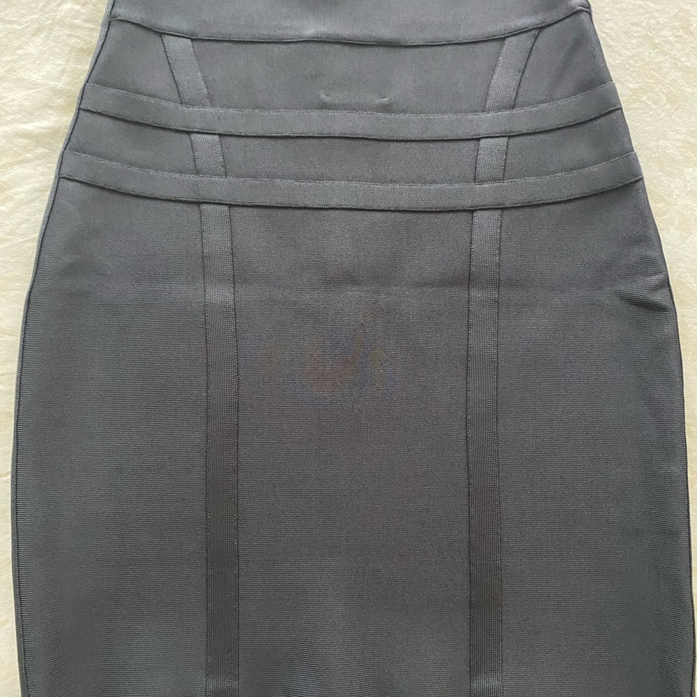 Herve Leger bandage moss green pencil skirt. Size L.